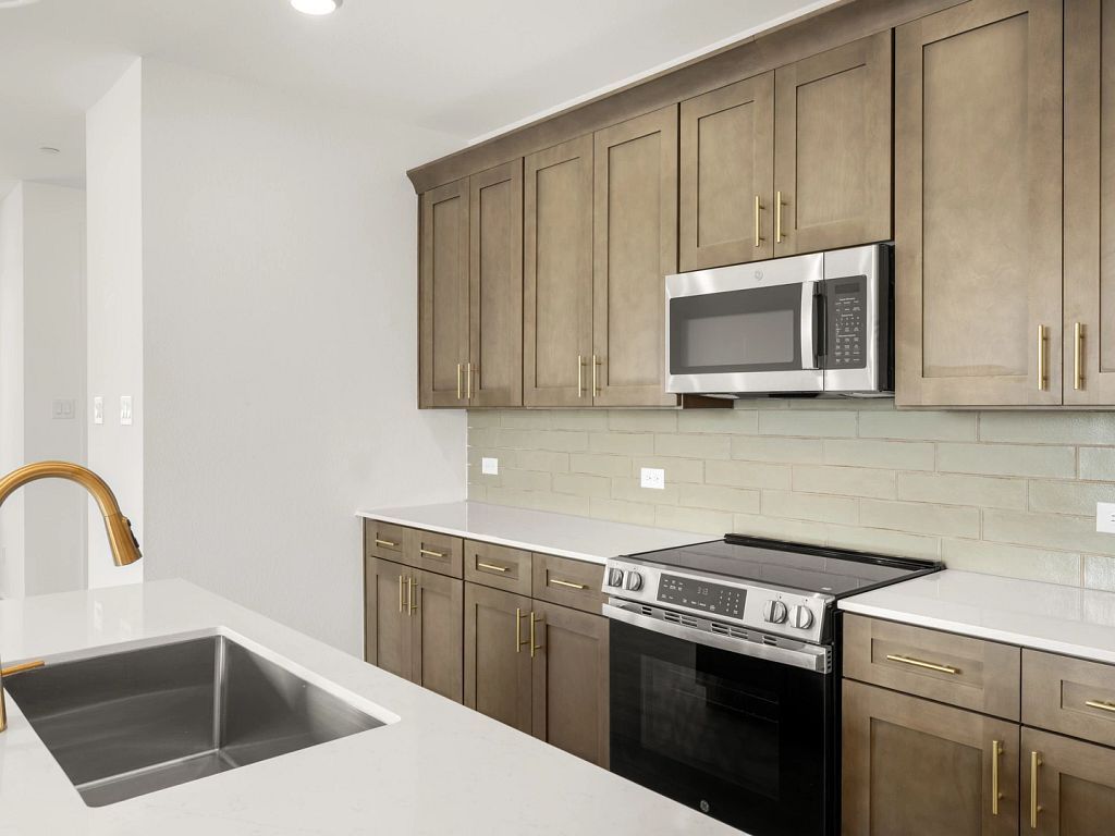 The Pointe at Capp Smith Lake - Clemson Interior Image 12
