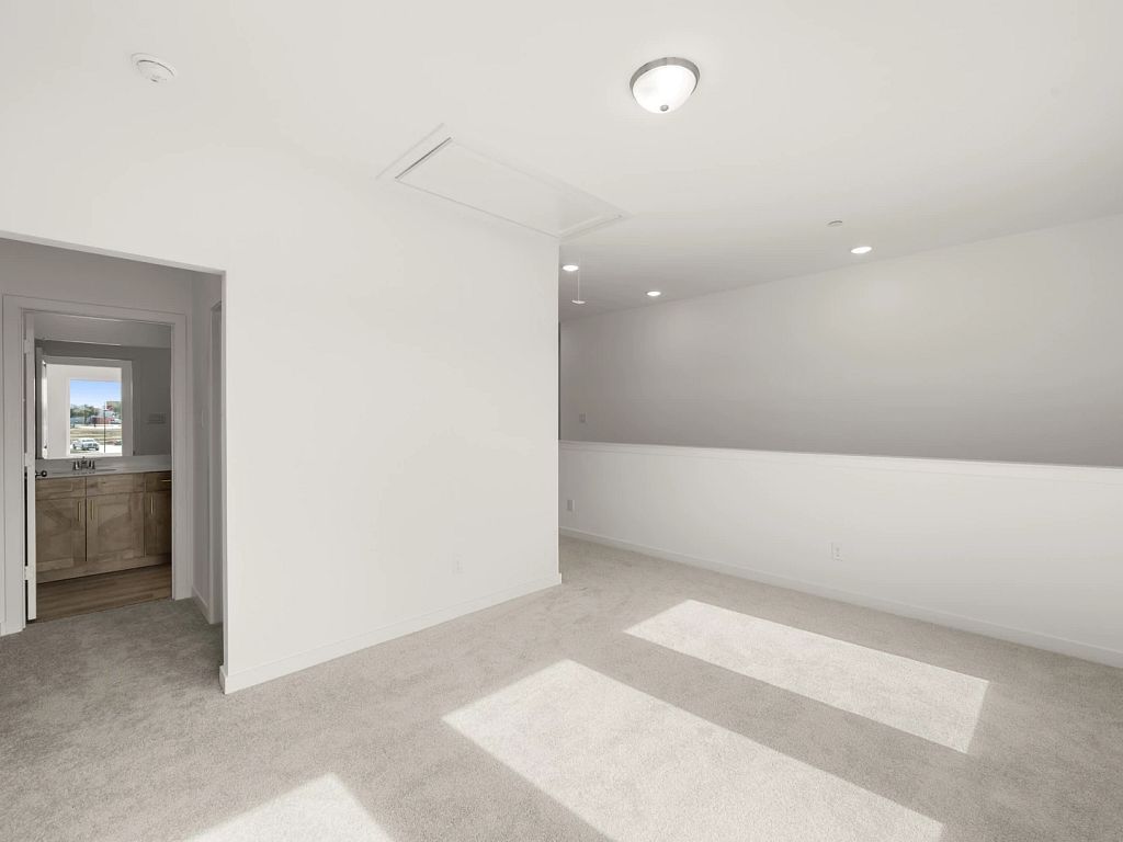 The Pointe at Capp Smith Lake - Clemson Interior Image 14
