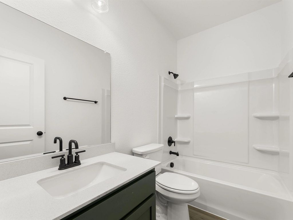 Century Farms - Cates Interior Image 5