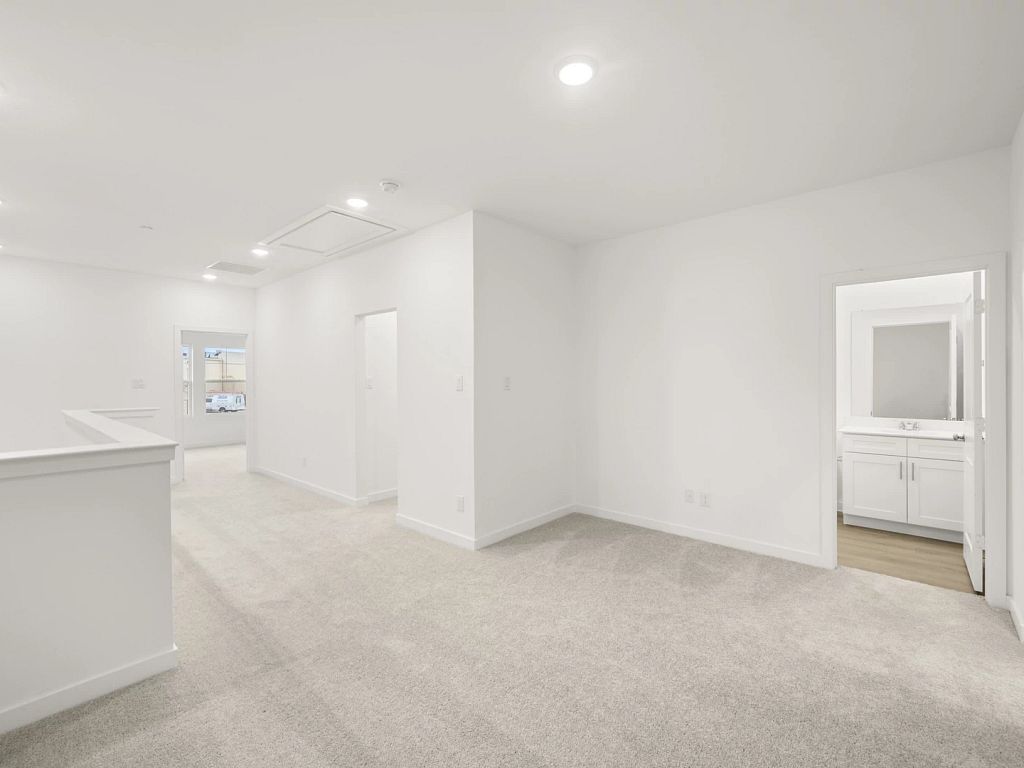 The Pointe at Capp Smith Lake - Tulane Interior Image 9