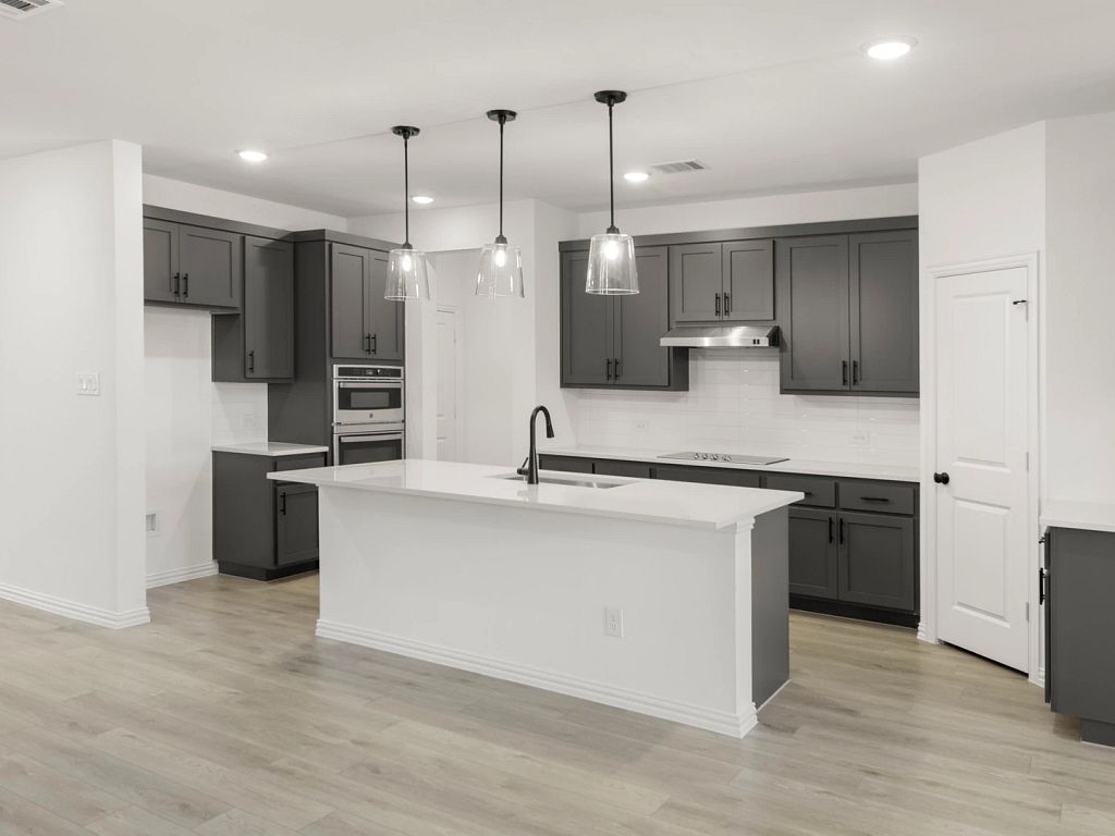 Meadow Park - Dakota Interior Image 6