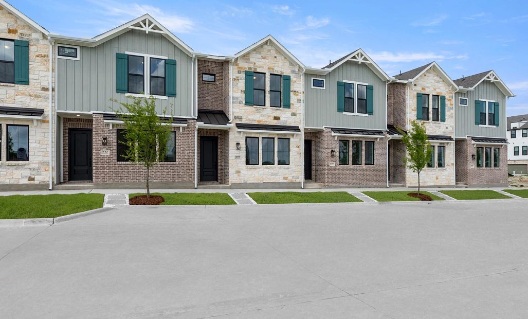 Heritage - Collin Creek: Plano, Texas - Ashton Woods