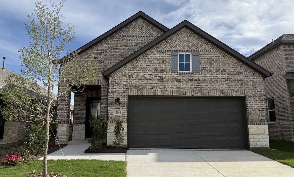 Blanton - Creekview Fossil Ridge: Pilot Point, Texas - Ashton Woods