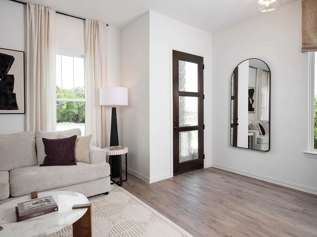Collin Creek - Wyatt Interior Image 3