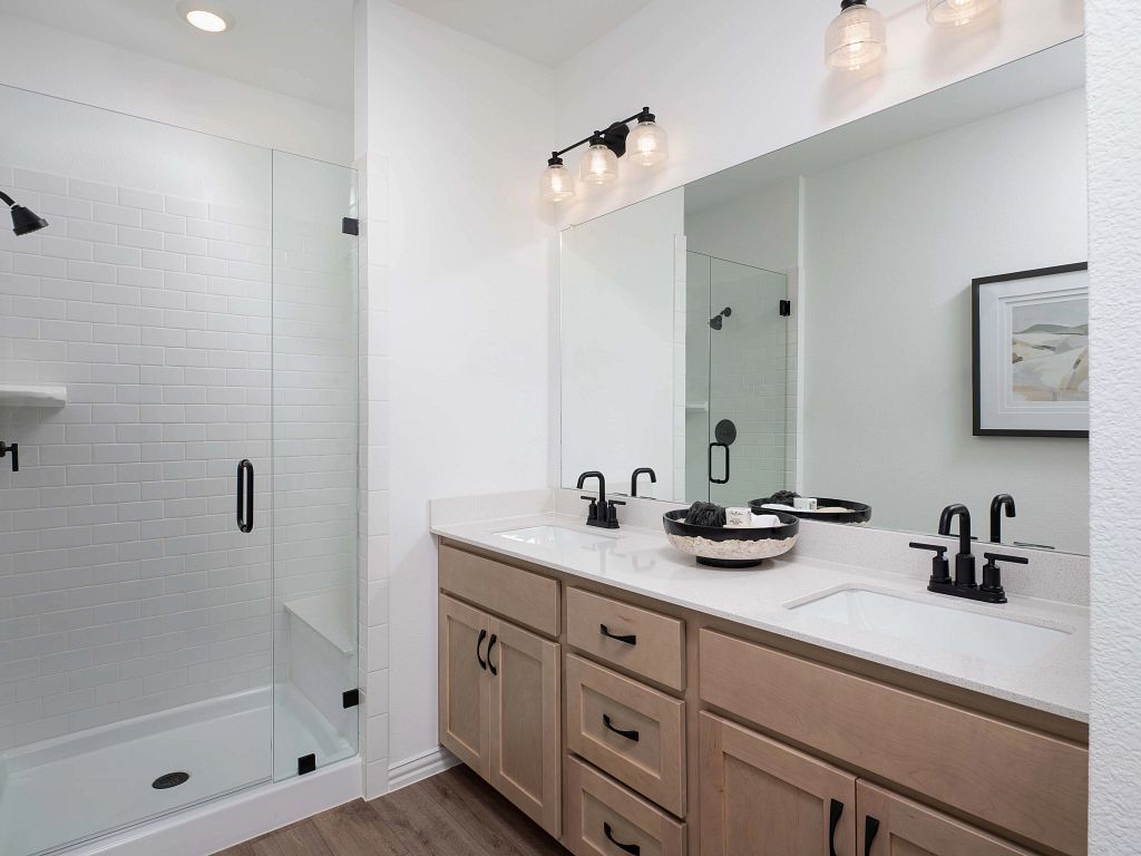 Collin Creek - Wyatt Interior Image 7