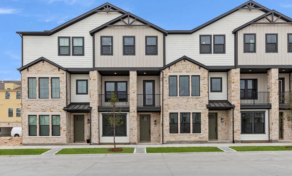 Davis - Collin Creek: Plano, Texas - Ashton Woods