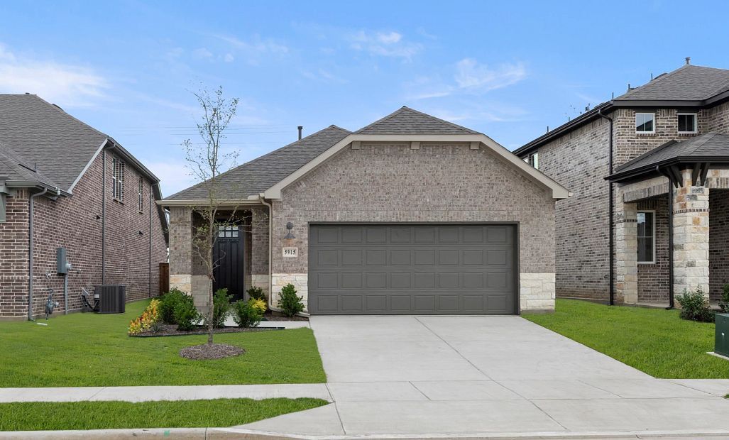Heath - Creekview Fossil Ridge: Pilot Point, Texas - Ashton Woods