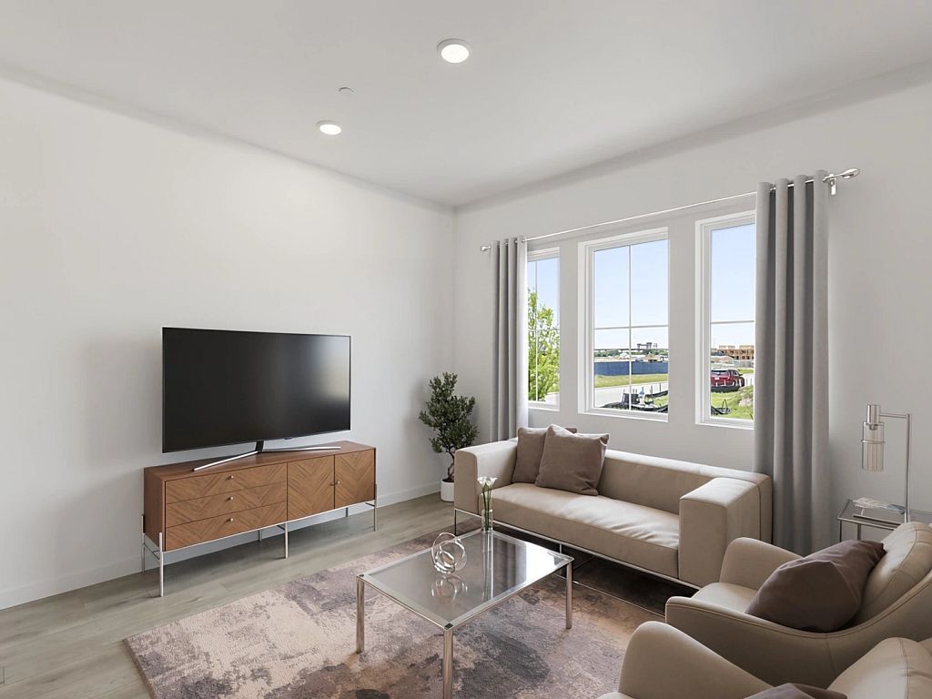 Collin Creek - Heritage Interior Image 6