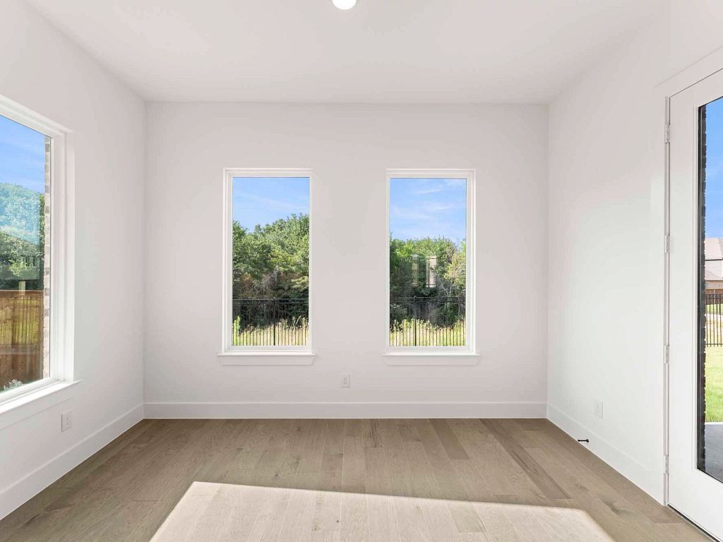 Aster Park - Regency Interior Image 9