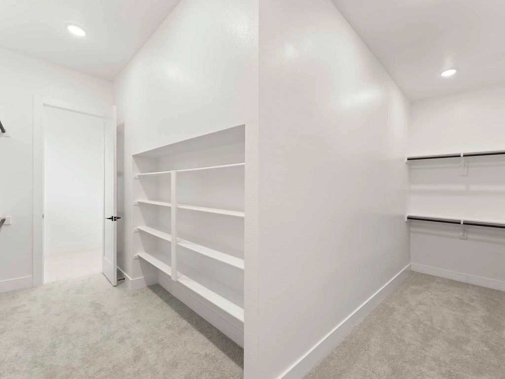 Aster Park - Regency Interior Image 13