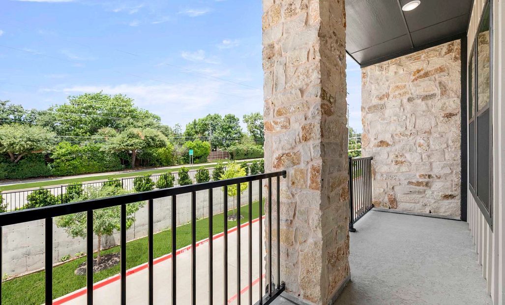 Second-floor Private Balcony