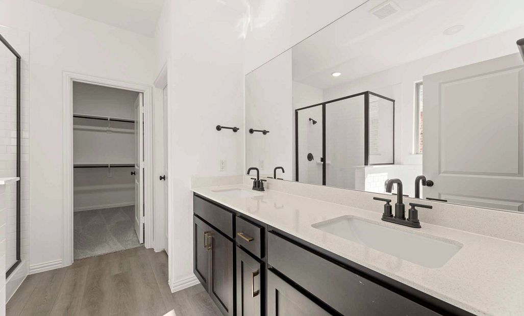Primary Bathroom Representative Photo featuring the Oxford Collection