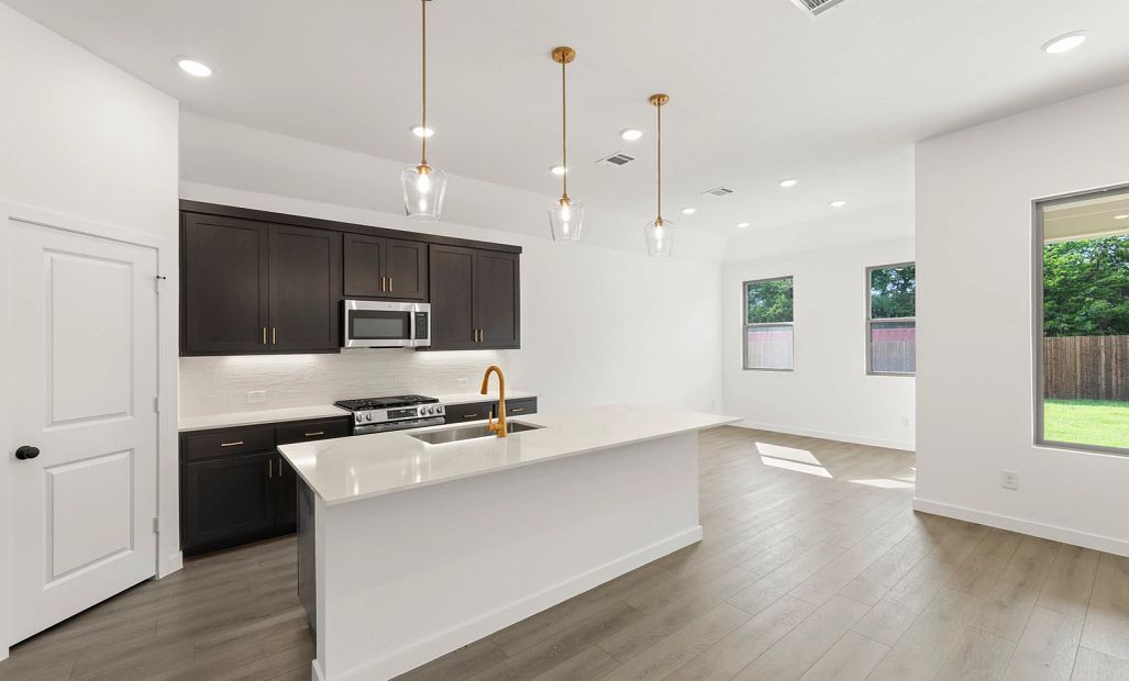 Open Kitchen-Dining Room Representative Photo featuring the Oxford Collection