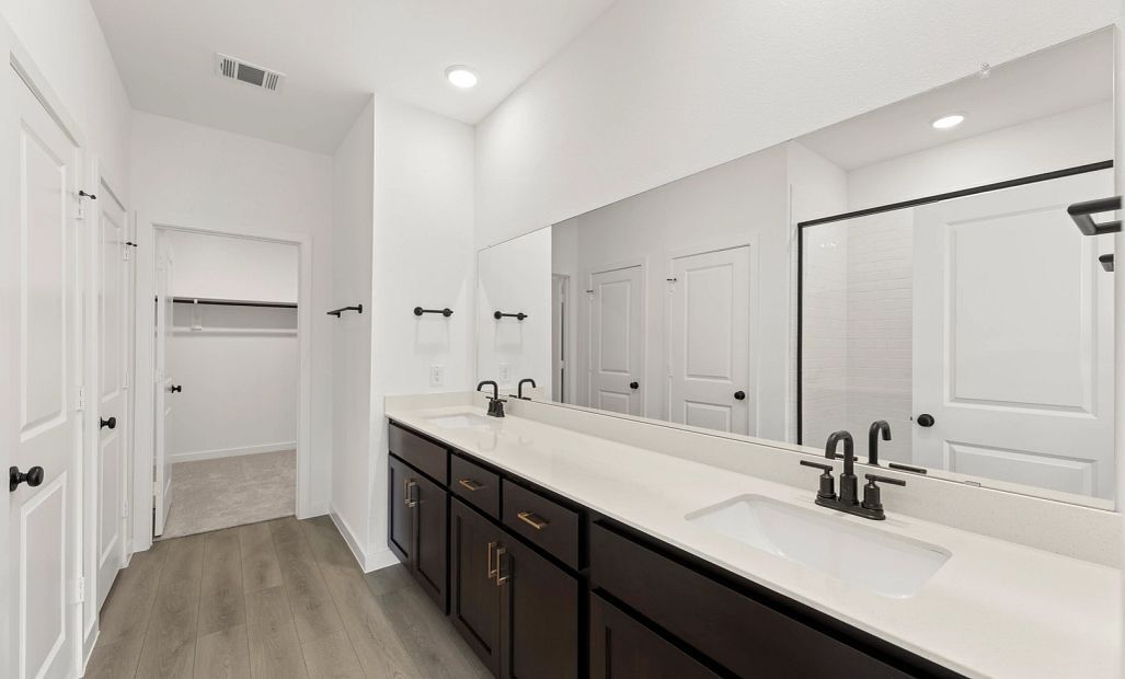 Primary Bathroom Representative Photo featuring the Oxford Collection