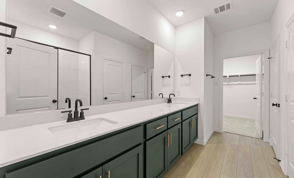 Primary Bathroom Representative Photo featuring the Luxe Collection