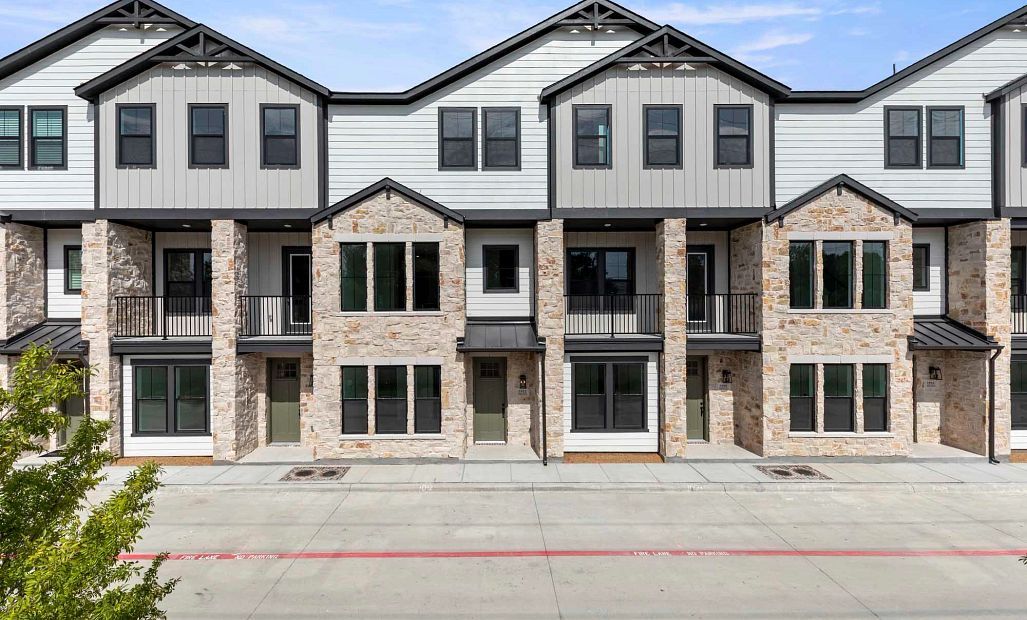 Davis - Collin Creek: Plano, Texas - Ashton Woods