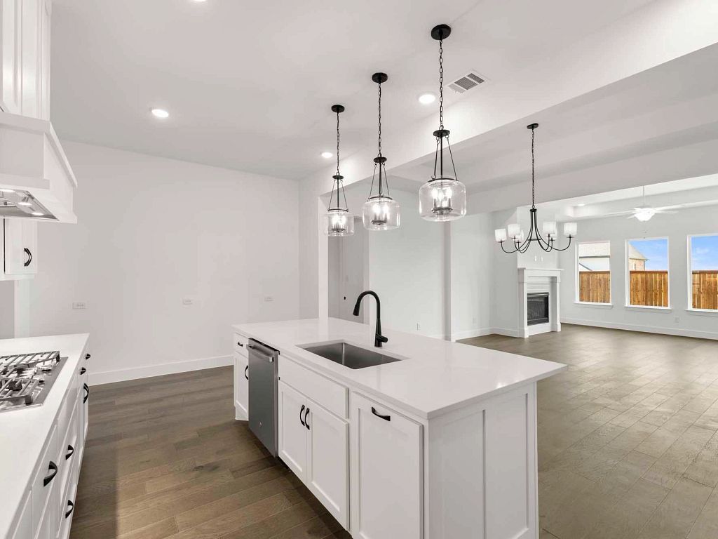 Furst Ranch - Bellevue Interior Image 12