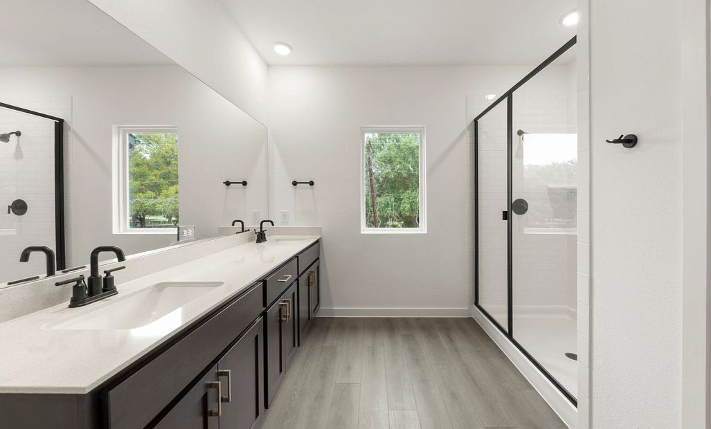 Primary Bathroom Representative Photo featuring the Oxford Collection