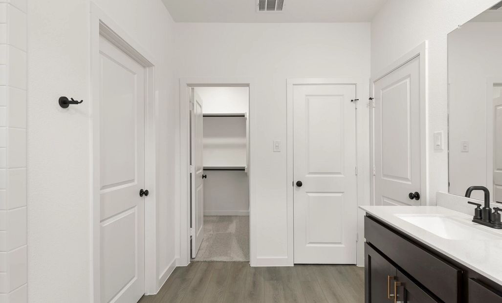 Primary Bathroom Representative Photo featuring the Oxford Collection