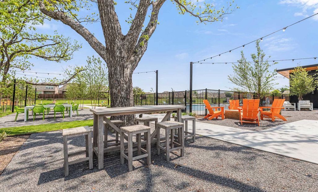 Sereno Oaks Courtyard