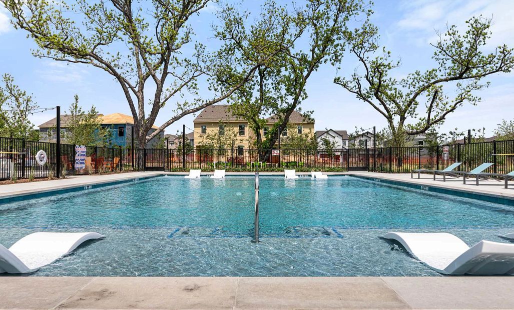 Sereno Oaks Swimming Pool