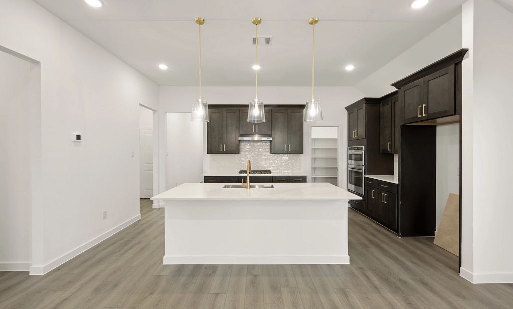 Kitchen Representative Photo featuring the Oxford Collection