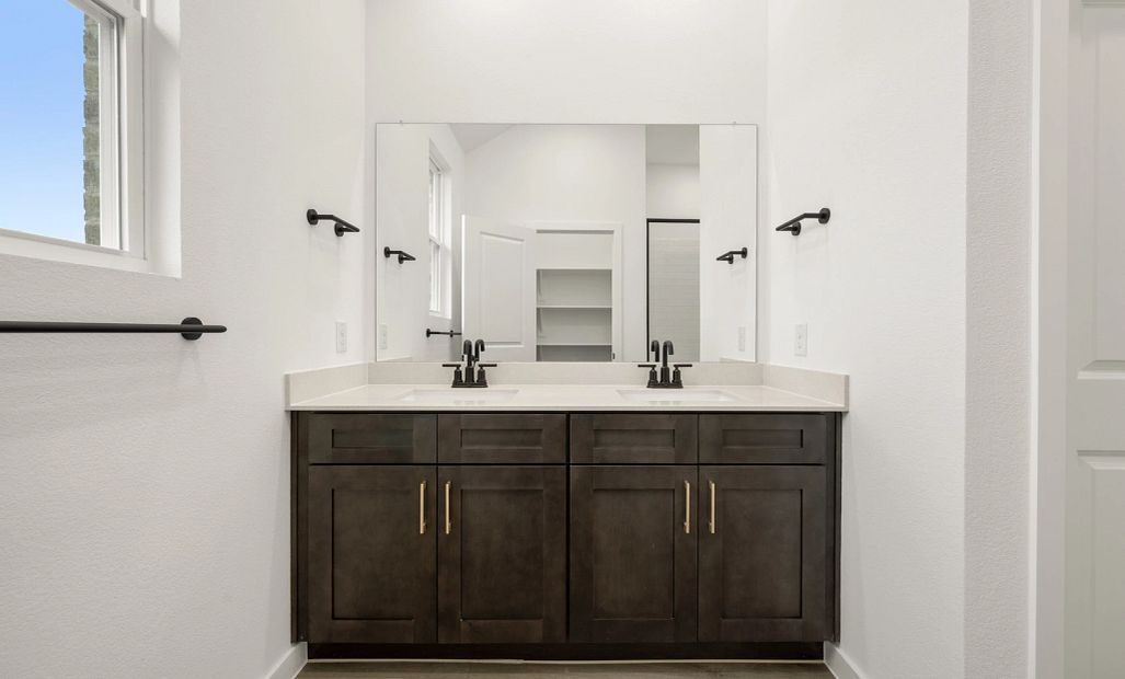 Primary Bathroom Representative Photo featuring the Oxford Collection