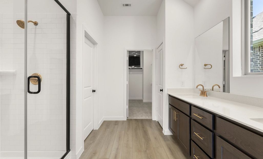Primary Bathroom Representative Photo featuring the Laguna Collection
