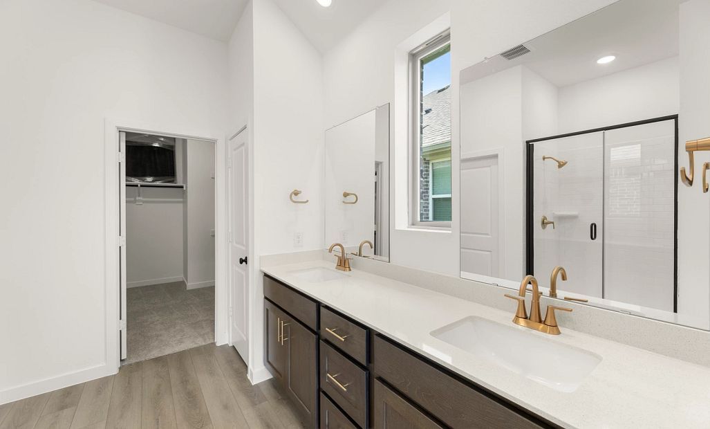 Primary Bathroom Representative Photo featuring the Laguna Collection