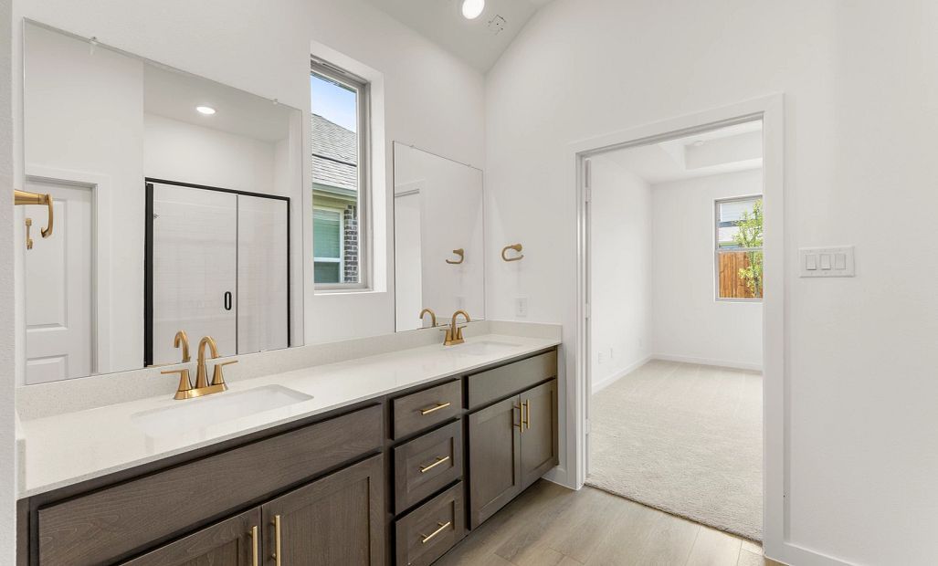 Primary Bathroom Representative Photo featuring the Laguna Collection