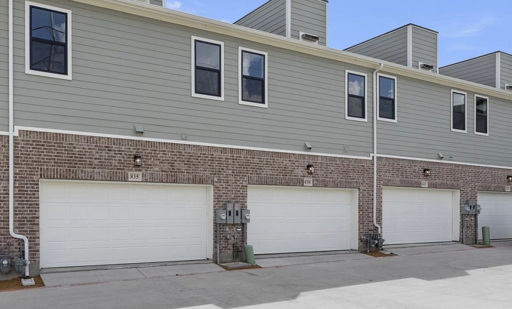 Rear Exterior Design Representative Photo