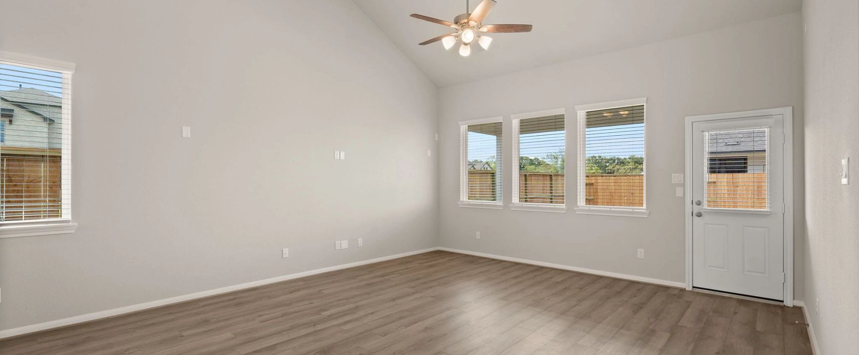 14827 Mission Avenue (Austin)