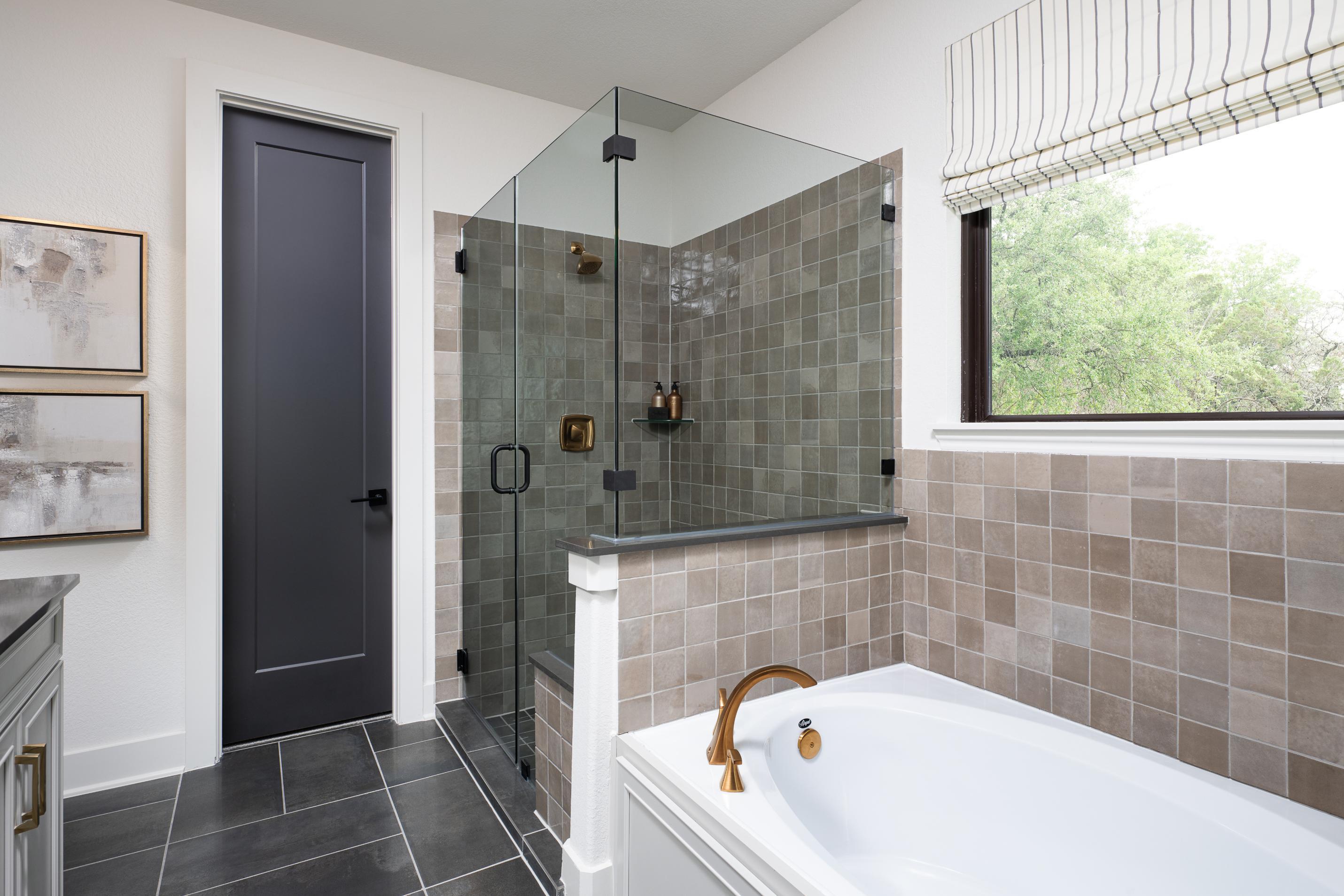 3710 Quartz Manor Drive. Angleton, TX 77515