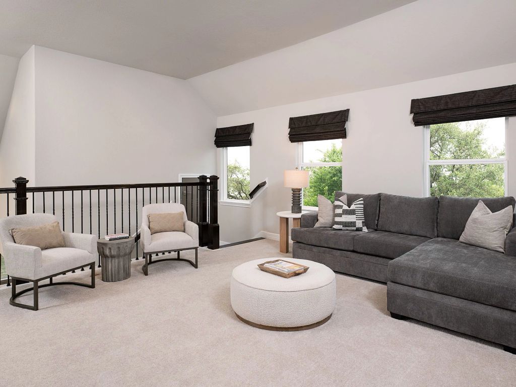 Austin Point - Katy Interior Image 8