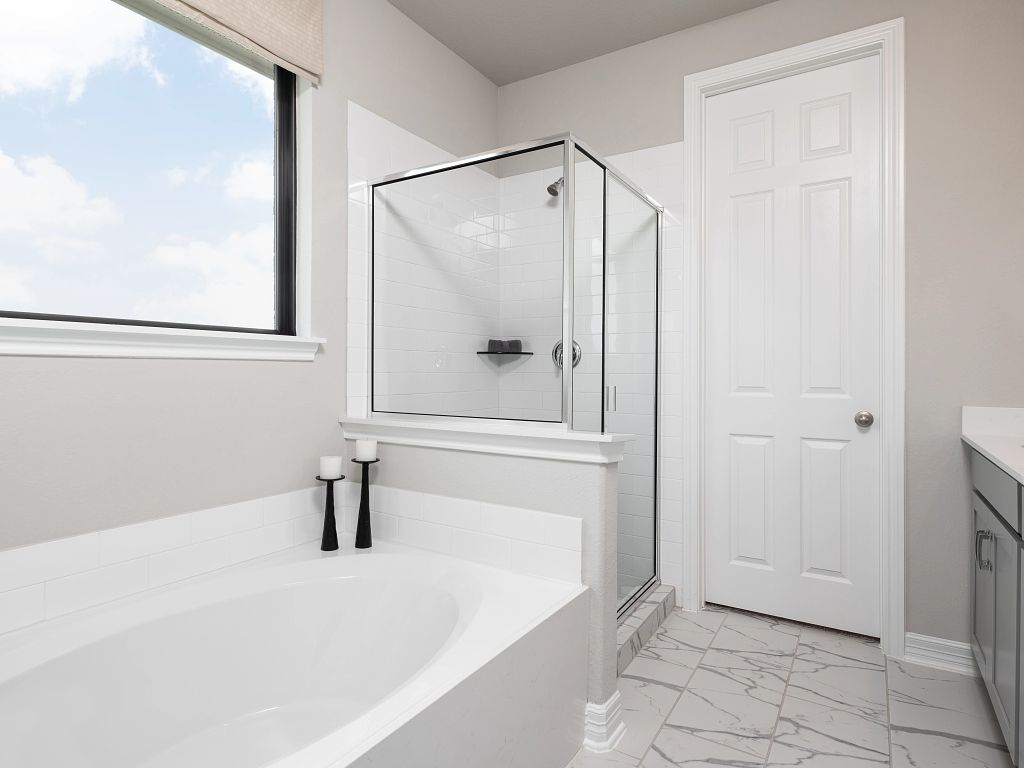 Azalea - Hamilton Interior Image 7
