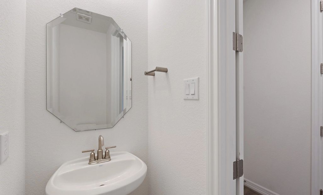 Sample product photo. Actual exterior and interior selections may vary by homesite. Photo may be