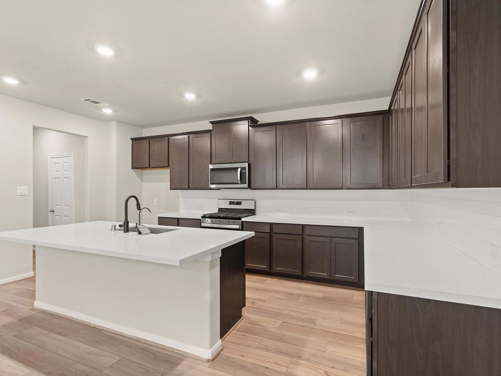 Emory Glen - Madison Interior Image 1