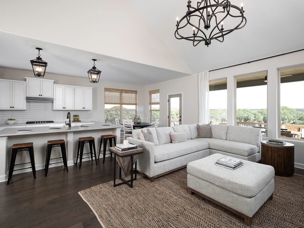 Austin Point - Odessa Interior Image 2
