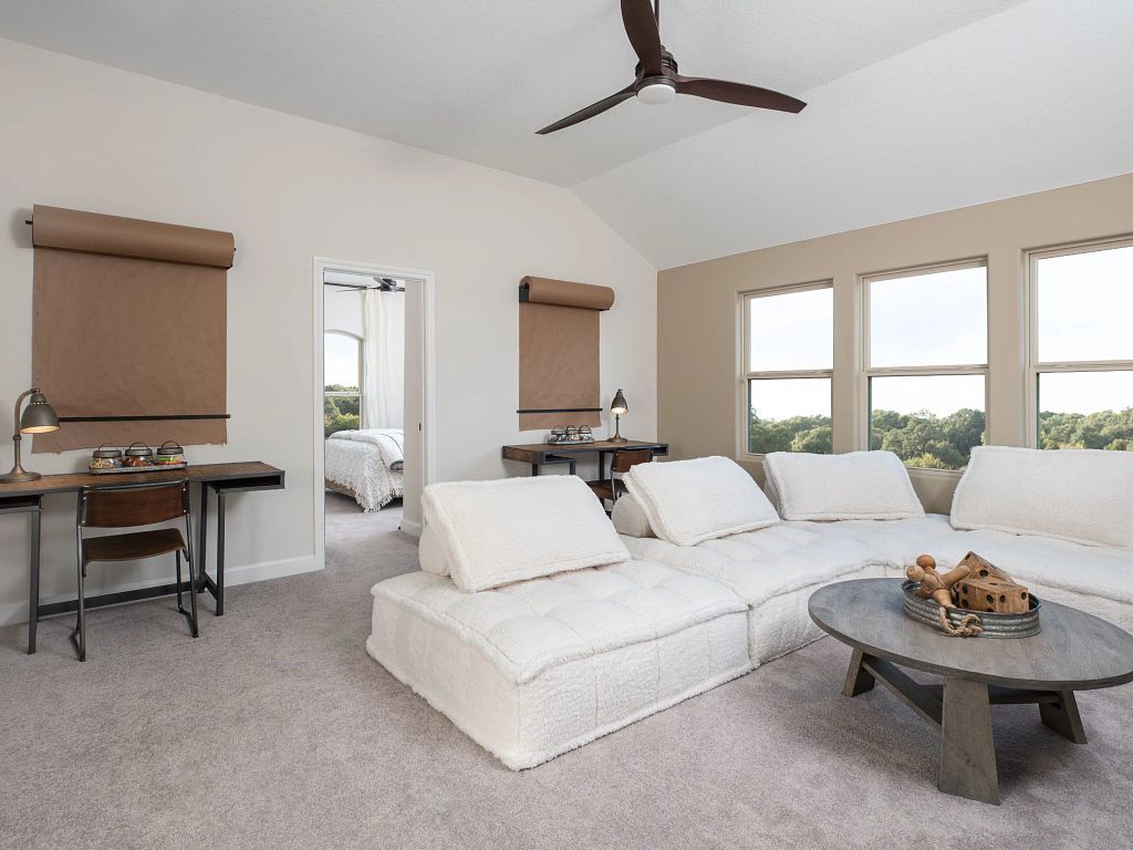 Austin Point - Odessa Interior Image 9