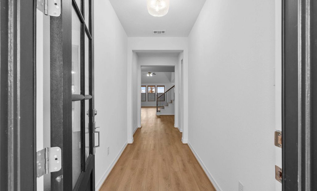 Sample product photo. Actual exterior and interior selections may vary by homesite. Photo may be