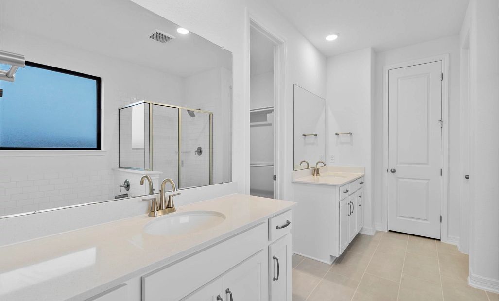 Sample product photo. Actual exterior and interior selections may vary by homesite. Photo may be