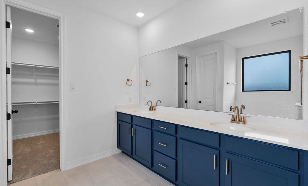 Sample product photo. Actual exterior and interior selections may vary by homesite. Photo may be