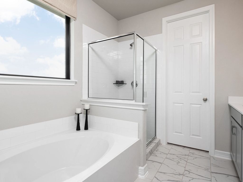 Azalea - Hamilton Interior Image 7