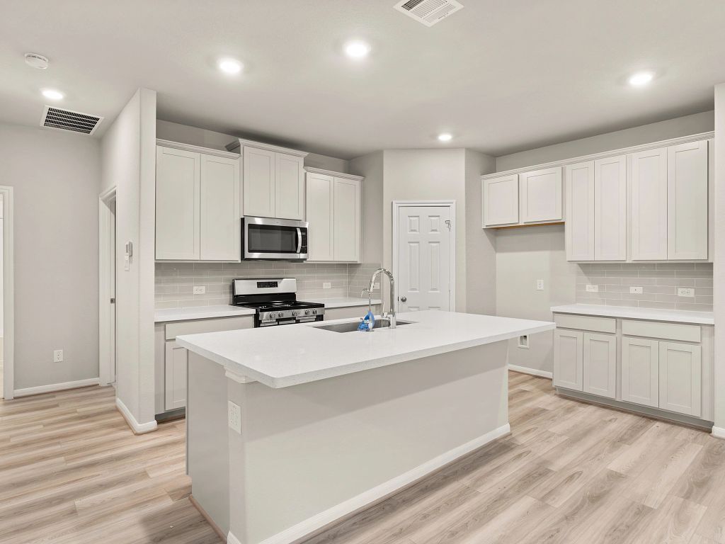 Azalea - Franklin Interior Image 1