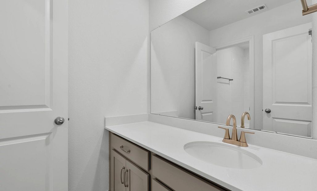 Sample product photo. Actual exterior and interior selections may vary by homesite. Photo may be