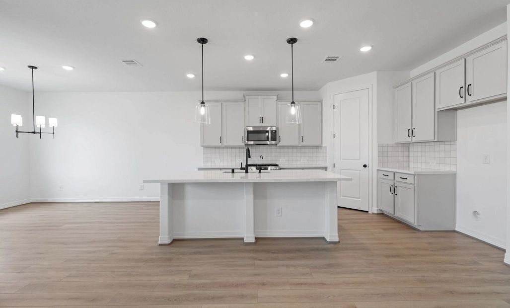 Sample product photo. Actual exterior and interior selections may vary by homesite. Photo may be