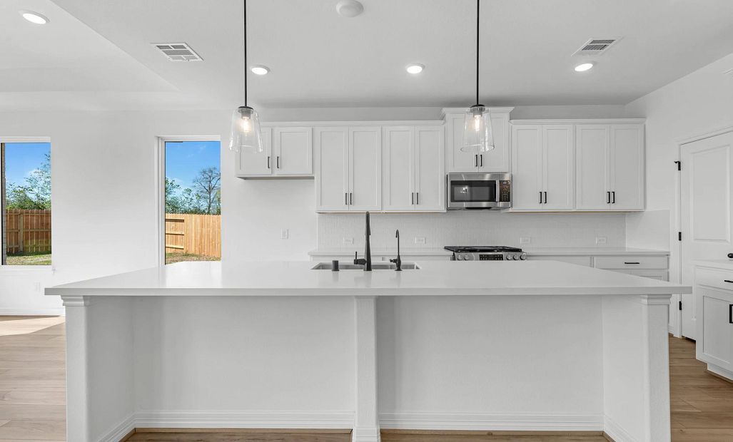 Sample product photo. Actual exterior and interior selections may vary by homesite. Photo may be