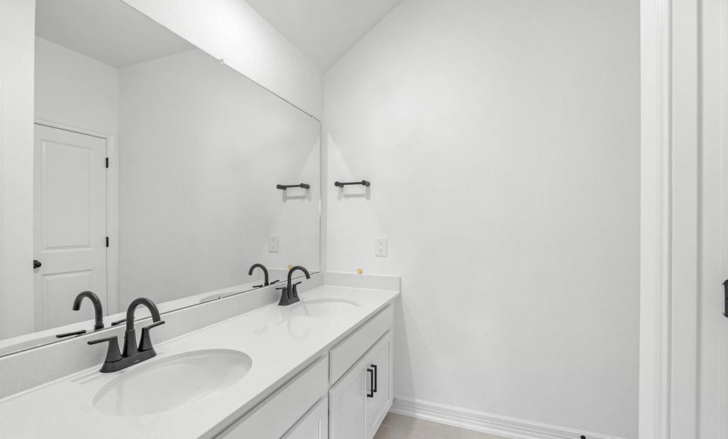 Sample product photo. Actual exterior and interior selections may vary by homesite. Photo may be