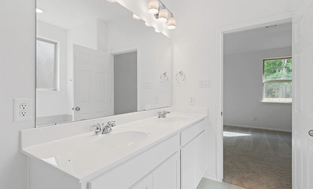 Sample product photo. Actual exterior and interior selections may vary by homesite. Photo may be
