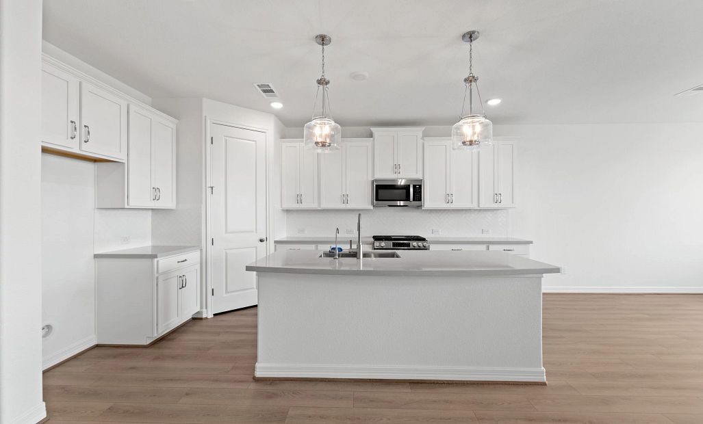 Sample product photo. Actual exterior and interior selections may vary by homesite. Photo may be